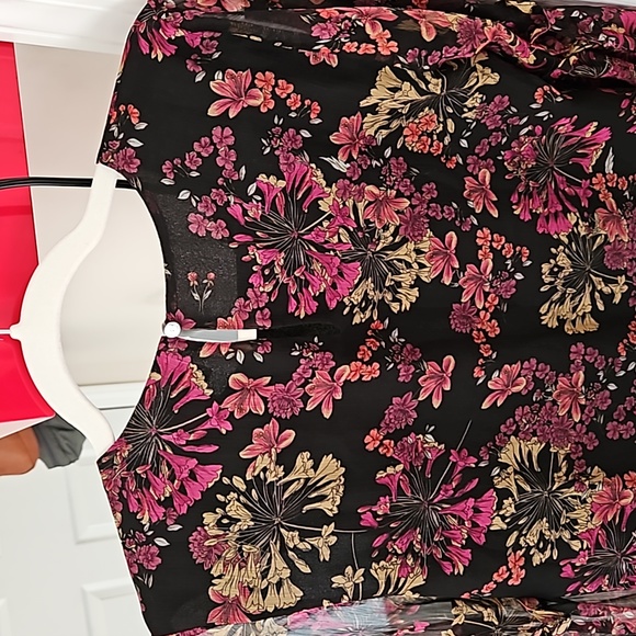 CeCe Blouse - Picture 6 of 7